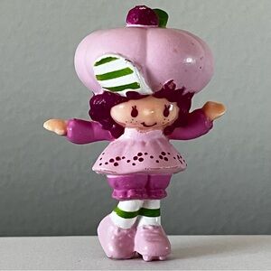 Vintage Strawberryland Miniature: Raspberry Tart on her Roller Skates